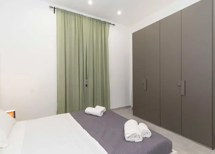Guesthost - Mm Bernini Elegant & Modern Flat Appartamento *