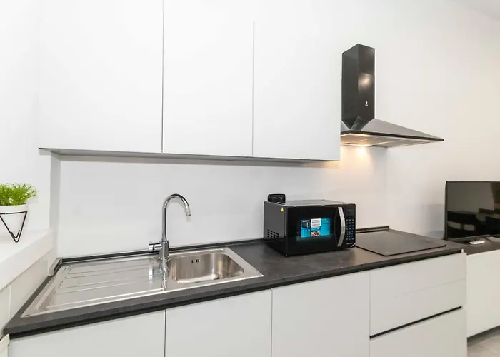 Guesthost - Mm Bernini Elegant & Modern Flat Appartamento *